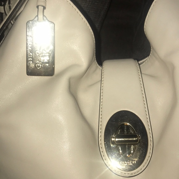 Brand new coach purse - Picture 3 of 5